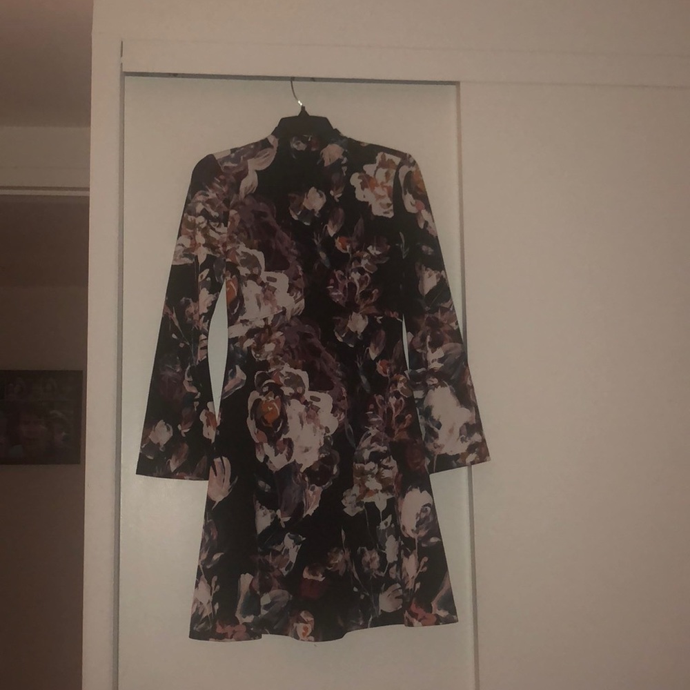 Fun Floral Dress Designed by Ivanka Trump - Picture 3 of 4